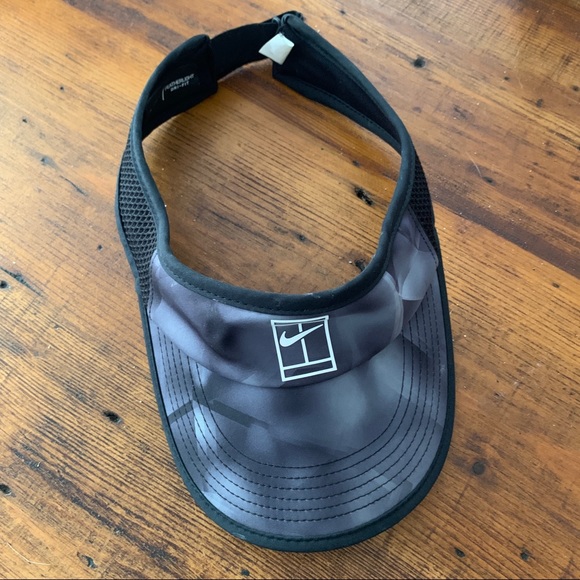 Nike Featherlight Dri Fit Visor